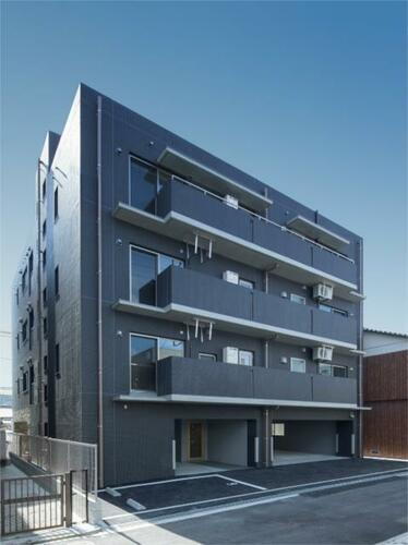 エイチエヌ石坪 4階建