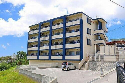 沖縄県うるま市字川田 賃貸マンション