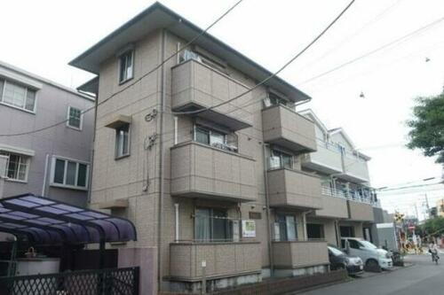 ファインシュトラント 3階建