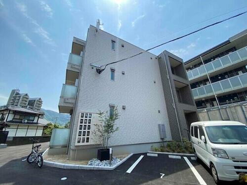 福岡県北九州市小倉北区萩崎町 築2年10ヶ月 3階建