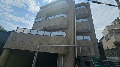 ロイヤルメゾン甲陽園２ 3階建