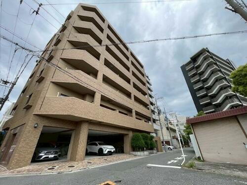 大阪府吹田市広芝町 7階建