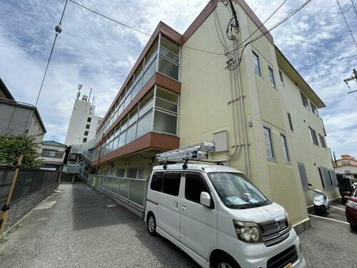 ハニーサイド塩屋 3階建