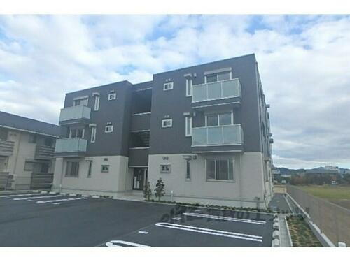 滋賀県栗東市小柿１丁目 築6年2ヶ月 3階建