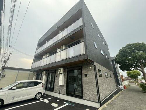 兵庫県神戸市西区玉津町上池 3階建