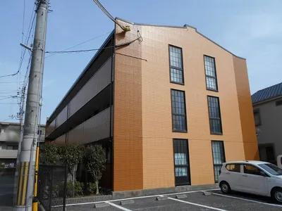 レオパレスＫＯＢＡＴＡ 3階建