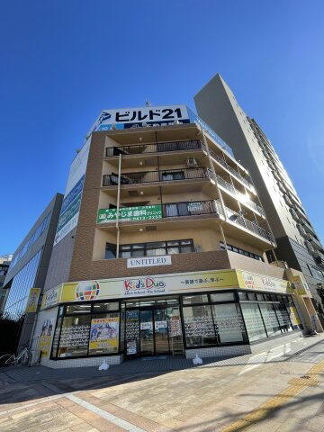 アルファビル 5階建