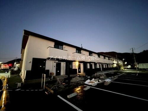 広島県呉市広大新開３丁目  2階建