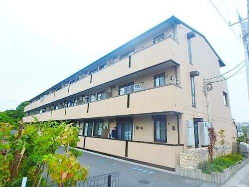 アンドミーワ 3階建