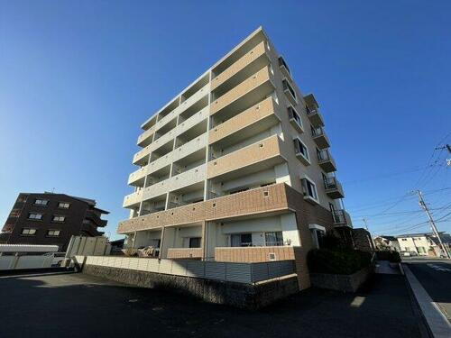 ラ・フォンテーヌ 6階建