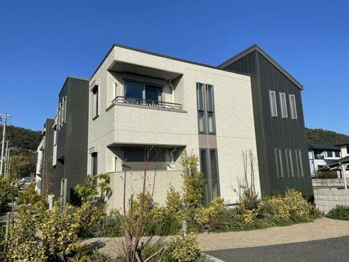 兵庫県姫路市勝原区山戸 2階建