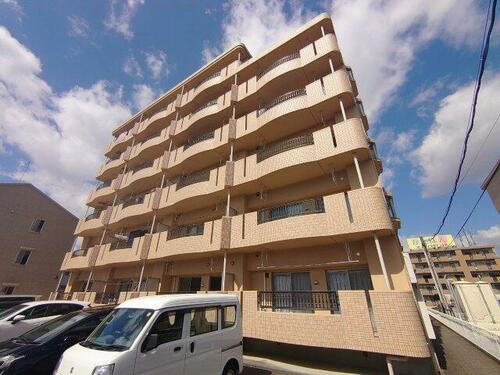 クオーリ 6階建