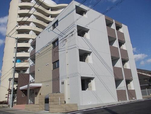 コオリナ 4階建