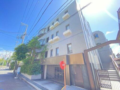 兵庫県西宮市浜甲子園１丁目 3階建