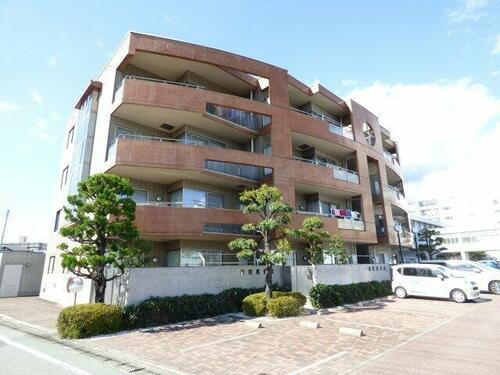 山梨県甲府市下飯田１丁目 賃貸マンション