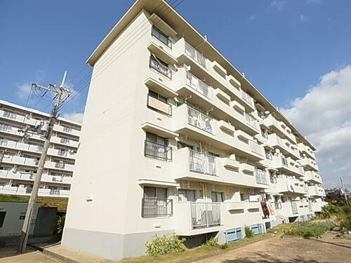 明舞第一団地３号棟 5階建