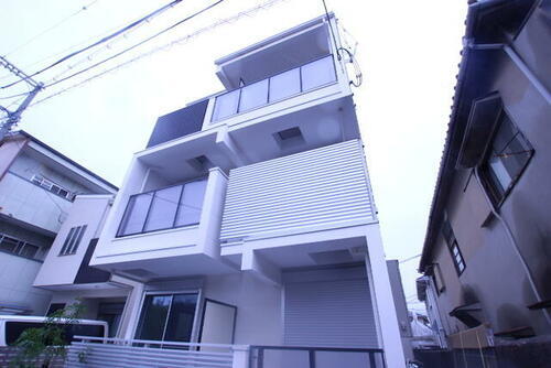 ブロンテ塚口本町 3階建