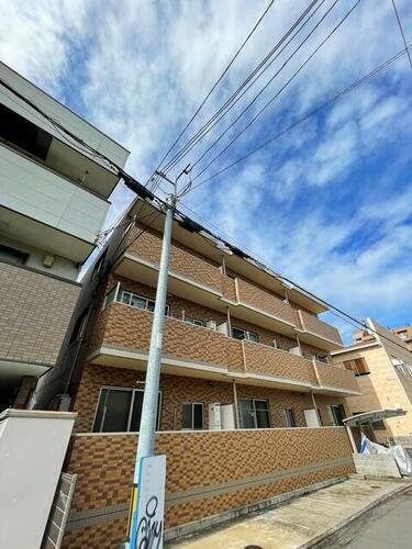 ＰＡＬＡＳＴ 3階建