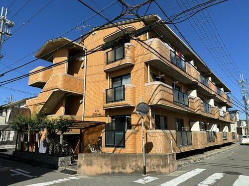 メゾンボヌール 3階建