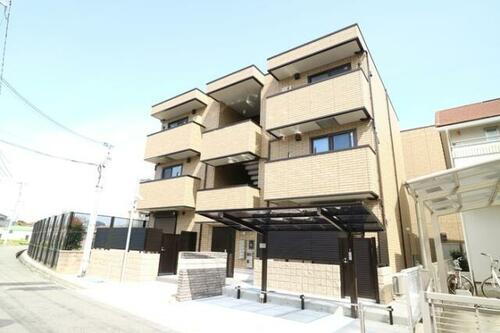 兵庫県明石市大久保町福田３丁目 3階建