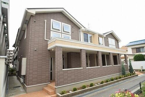 兵庫県尼崎市椎堂１丁目 2階建