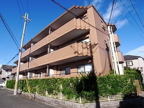 シティパーク富松 3階建