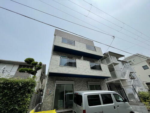 兵庫県尼崎市南塚口町３丁目 3階建