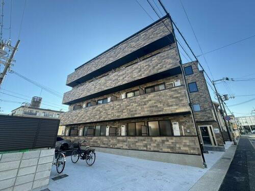 兵庫県神戸市東灘区青木５丁目  4階建