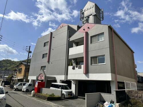 シャトー三和青山 5階建