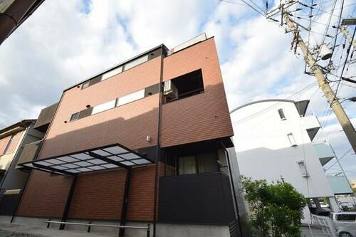 コティ姫路北条 3階建