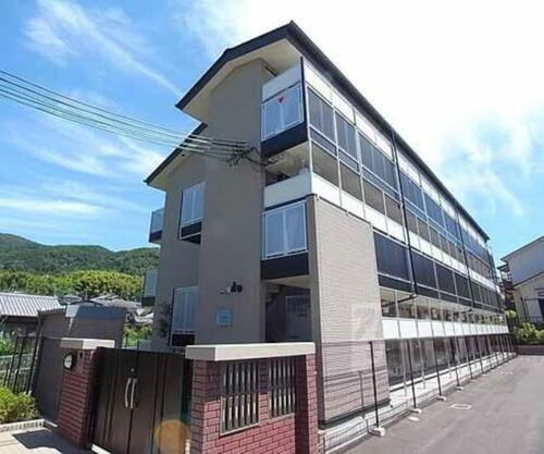 京都府京都市伏見区日野岡西町 3階建