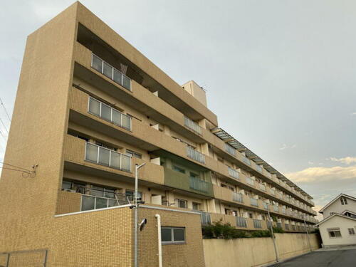 ラブリー姫路英賀保 5階建