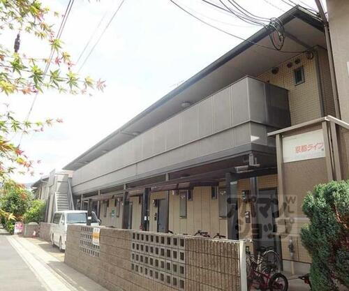 京都府京都市山科区御陵下御廟野町 2階建