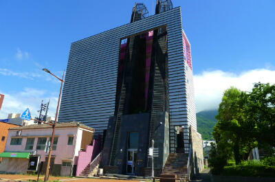 福岡県北九州市八幡東区尾倉２丁目 9階建