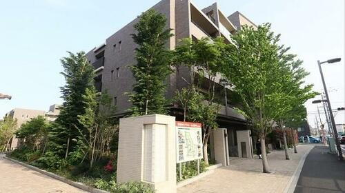 東京都世田谷区粕谷２丁目 8階建
