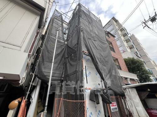 大阪府大阪市福島区吉野２丁目  3階建