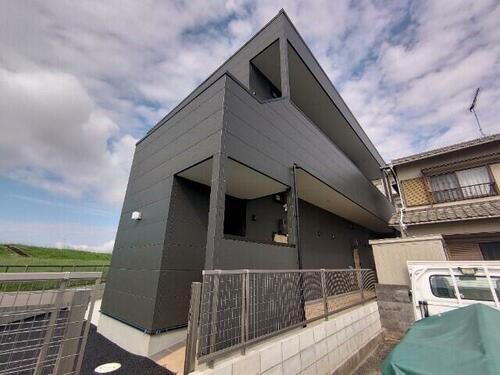 岡山県岡山市中区藤原西町１丁目 2階建 