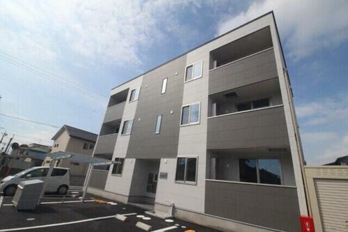 岡山県岡山市南区福富西２丁目  3階建