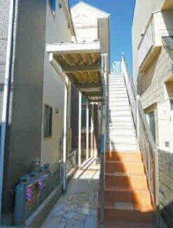 神奈川県横浜市中区根岸町３丁目 賃貸アパート