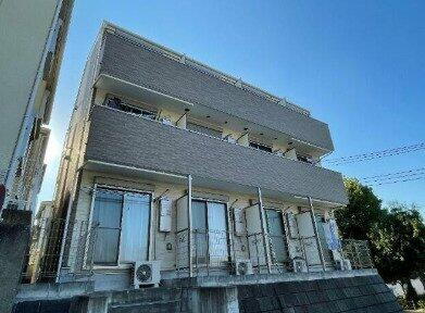 神奈川県横浜市港南区日野１丁目 3階建 築7年6ヶ月