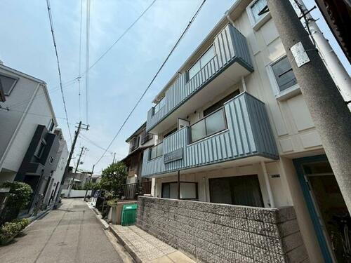 兵庫県尼崎市南塚口町８丁目 3階建