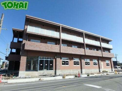 三重県松阪市中央町 3階建 