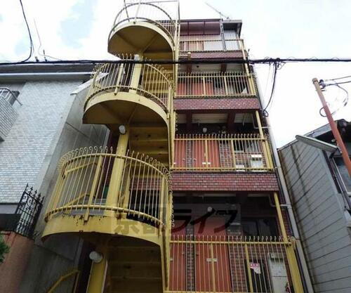 京都府京都市上京区出水通猪熊東入荒神町 築41年9ヶ月 3階建