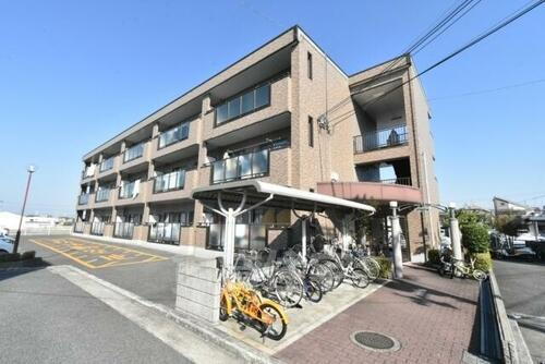 大阪府和泉市尾井町１丁目 築27年4ヶ月 3階建