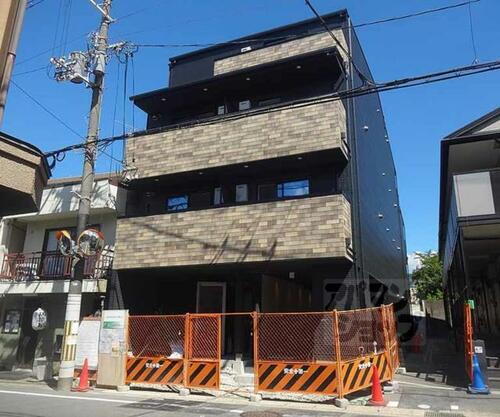 京都府京都市山科区竹鼻木ノ本町 4階建