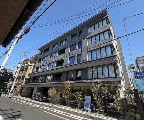 京都府京都市中京区御幸町通二条上る達磨町  5階建