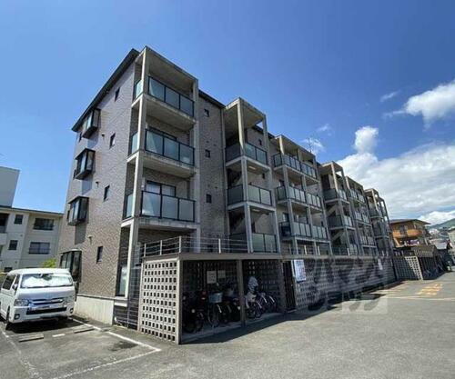 京都府向日市物集女町ヲサン田 4階建