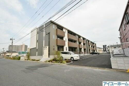 レガリア陣原　Ａ棟 3階建