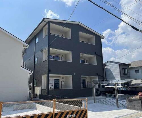 京都府京都市山科区大塚元屋敷町 3階建 築1年未満