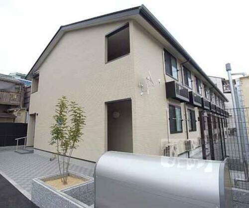 京都府京都市山科区西野櫃川町 2階建